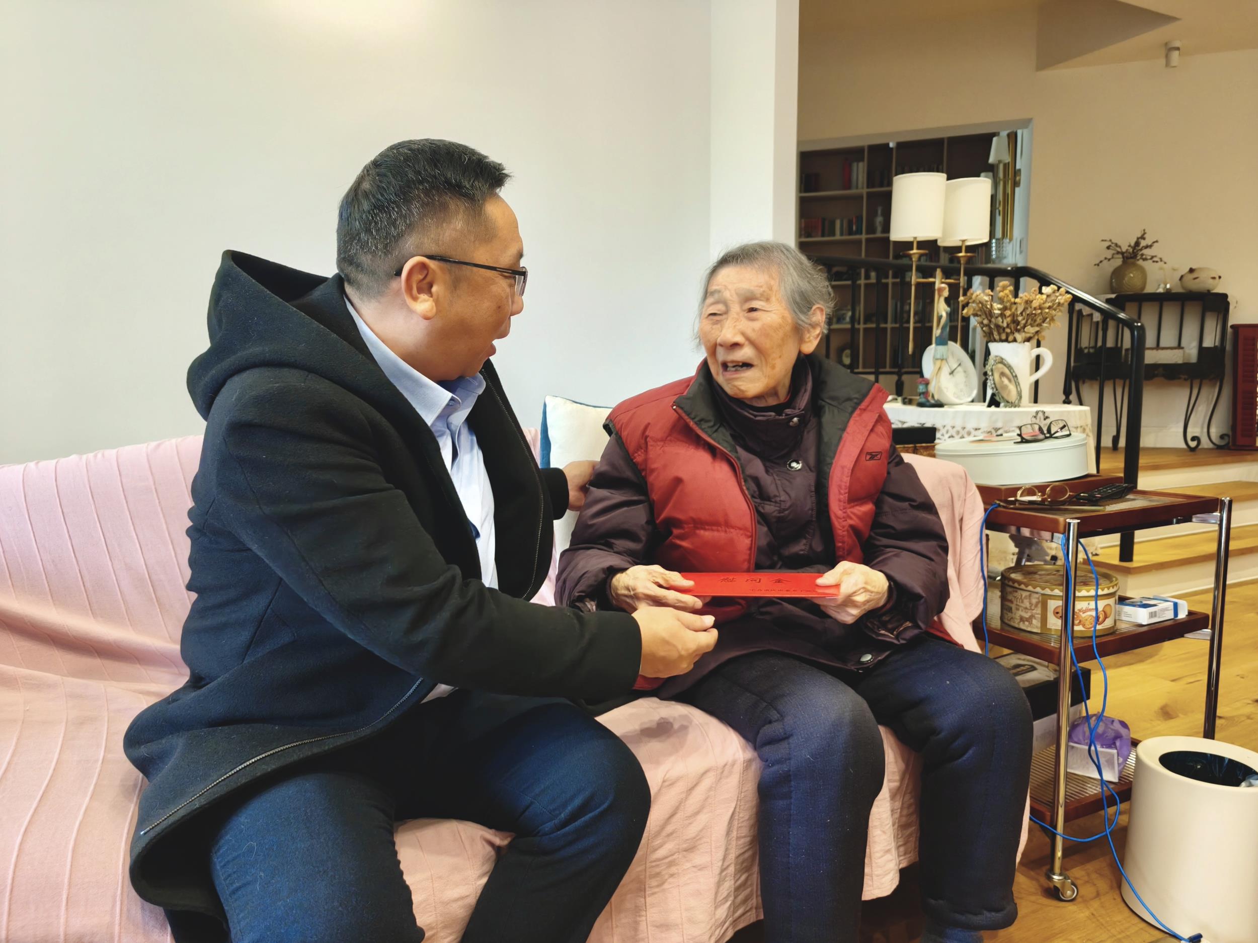 走访慰问1.jpg